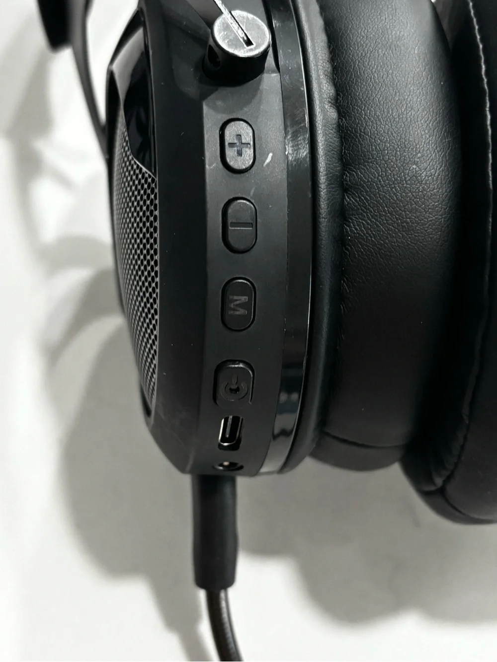 AT&T GH10 Wireless Over-Ear Bluetooth Gaming Headphones Removable Mic Black